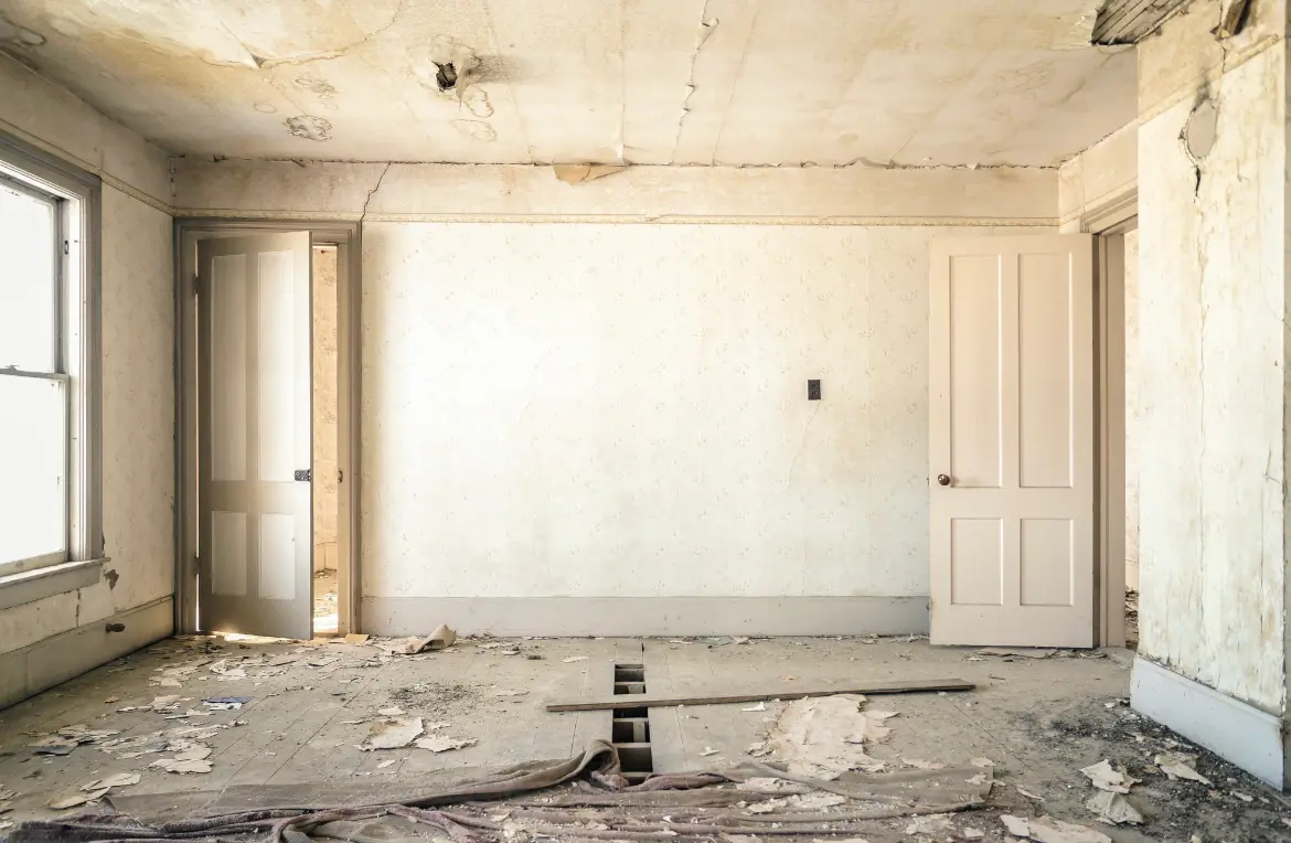 Waste disposal crew managing a cleanout project in Huntersville